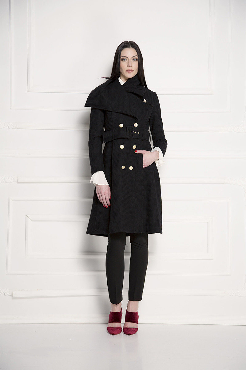 Double-breasted wool coat 